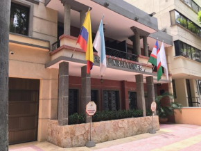 Отель Hotel Boutique Casa Farallones  Кали